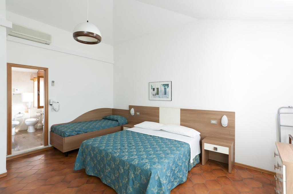 Hotel Giamaika Cesenatico Oda fotoğraf